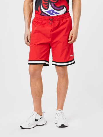 Mennace Regular Shorts in Rot: predná strana