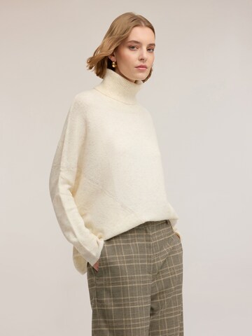 Pullover di MOTIVI in bianco