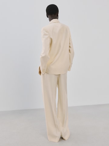 MANGO Normalny krój Spodnie w kant 'Veronica' w kolorze beżowy