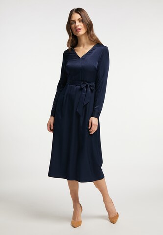 Robe Usha en bleu : devant