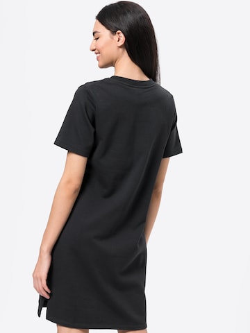 Rochie 'Essentials' de la new balance pe negru