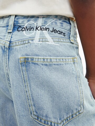 Calvin Klein Jeans تقليدي جينز 'Barrel' بلون أزرق
