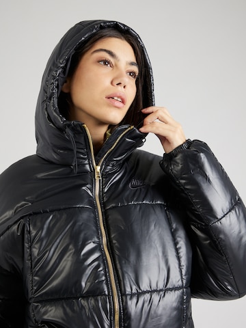 Nike Sportswear Jacke in Schwarz