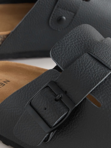 Mule Next en noir