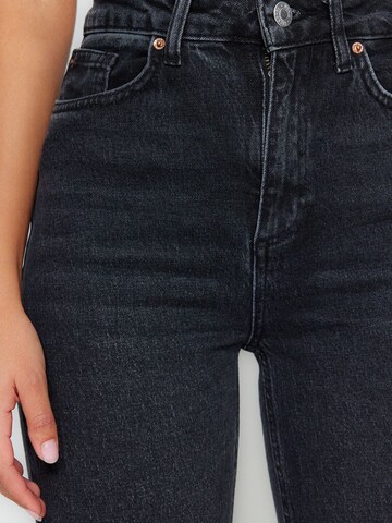 Trendyol - Slimfit Vaquero en negro