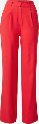 Regular Pantalon à pince Trendyol en rouge : devant