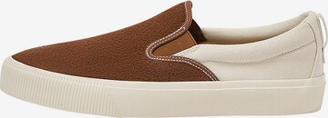 Pull&Bear Спортни обувки Slip On в кафяво