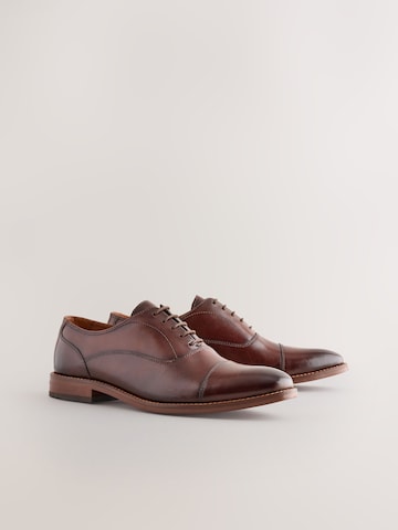 Chaussure à lacets Next en marron