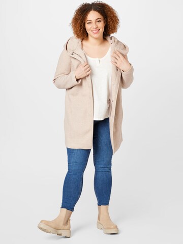 Manteau mi-saison 'Sedona' ONLY Carmakoma en beige