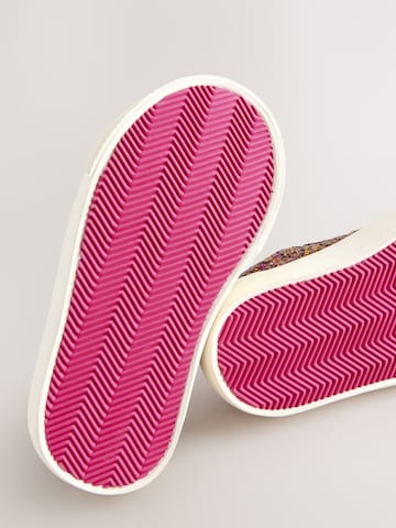 Sneaker di Next in rosso