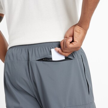 new balance Regular Hose in Grau