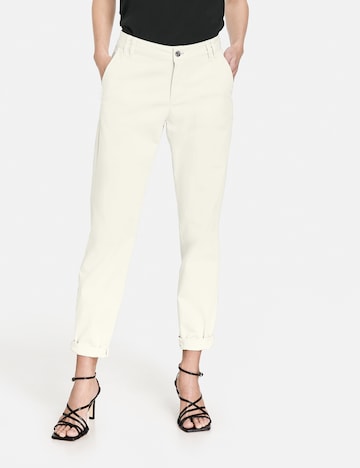 TAIFUNregular Chino hlače - bijela boja: prednji dio