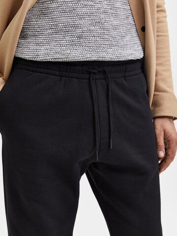 SELECTED HOMME - Tapered Pantalón 'Beckman' en negro