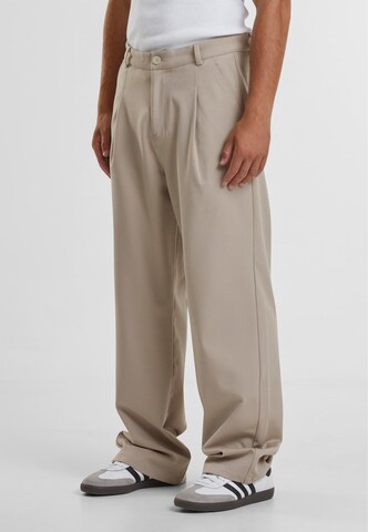 Loosefit Pantaloni con pieghe 'Tahlo' di 2Y Studios in marrone