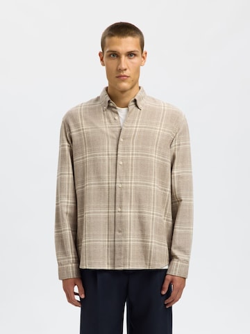 SELECTED Regular fit Button Up Shirt in Beige: front