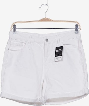 VILA Shorts in L in White: front