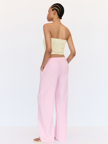 Loosefit Pantalon Pull&Bear en rose