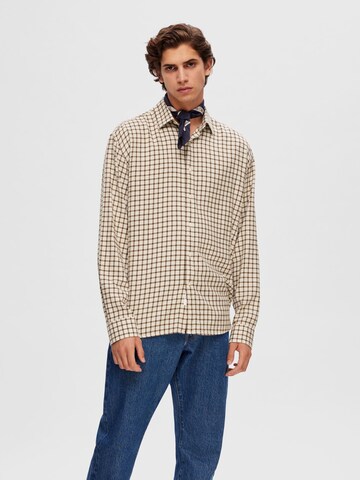 SELECTED HOMME Regular fit Overhemd 'OWEN' in Beige: voorkant