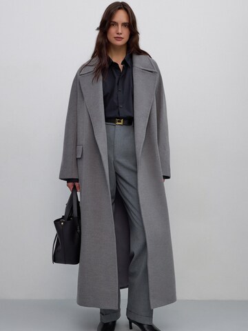 Estro - Abrigo de invierno '465' en gris