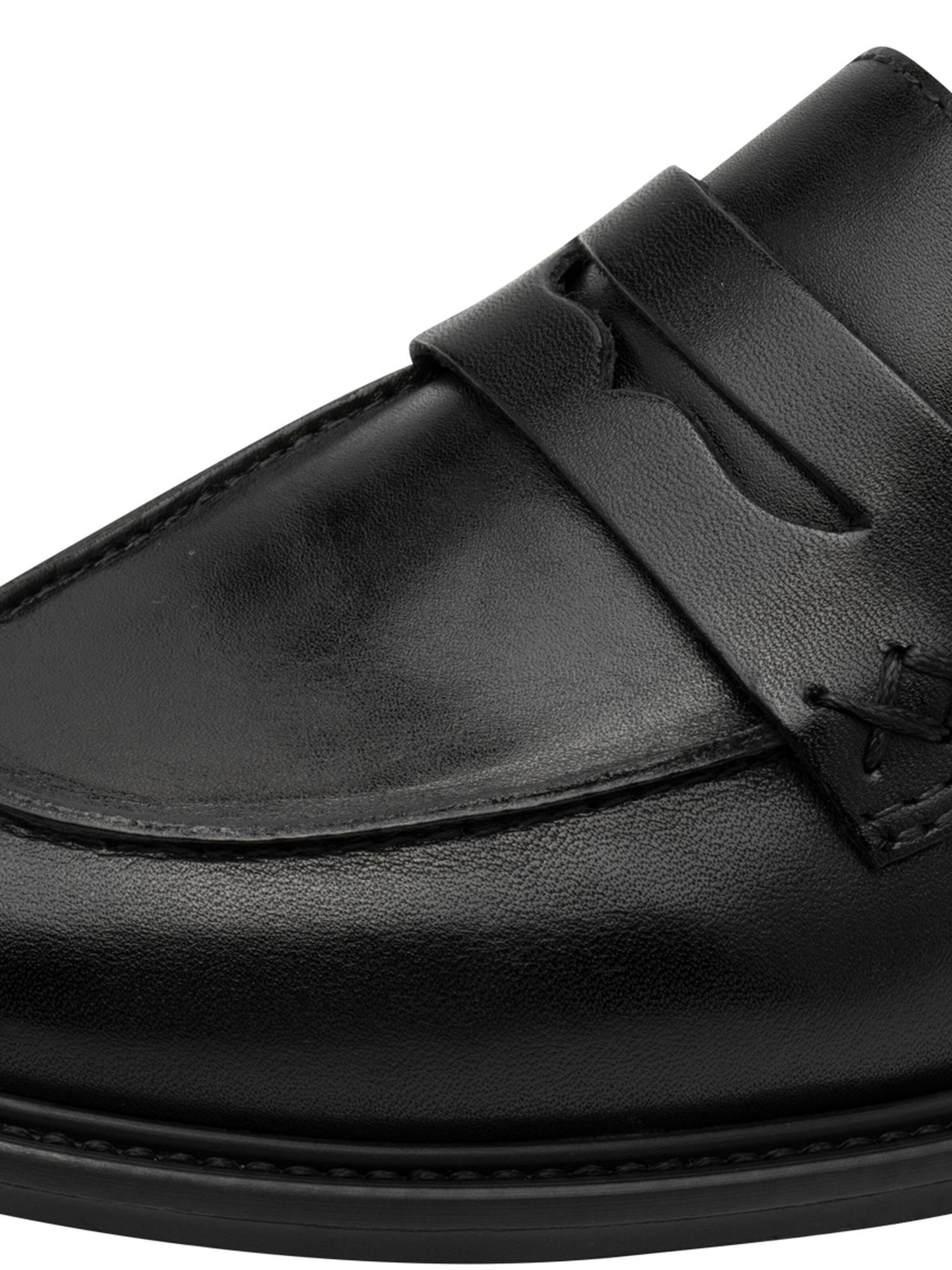 Chaussure basse Tamaris en noir