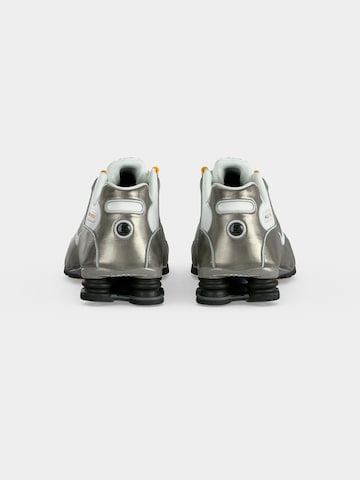 Nike Sportswear Sneakers laag 'Shox NZ' in Wit
