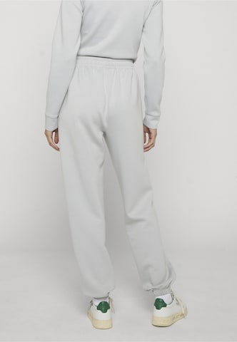 Effilé Pantalon Urban Classics en gris