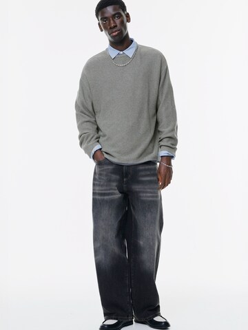 Pulover de la Pull&Bear pe gri