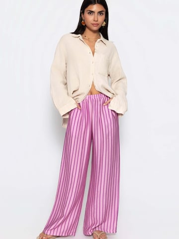 SASSYCLASSY Loose fit Trousers in Pink