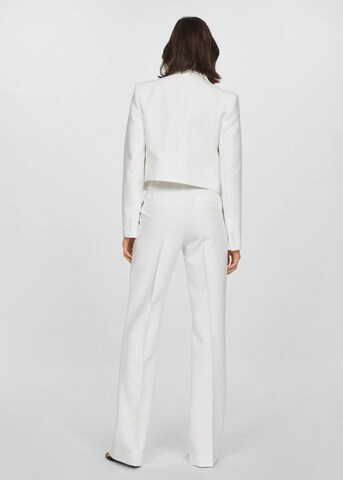 MANGO Normalny krój Spodnie w kant 'Monaco' w kolorze biały