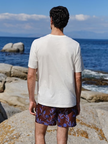 T-Shirt Next en blanc