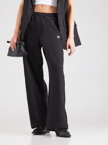 Calvin Klein Jeans Свободный крой Штаны в Черный: спереди