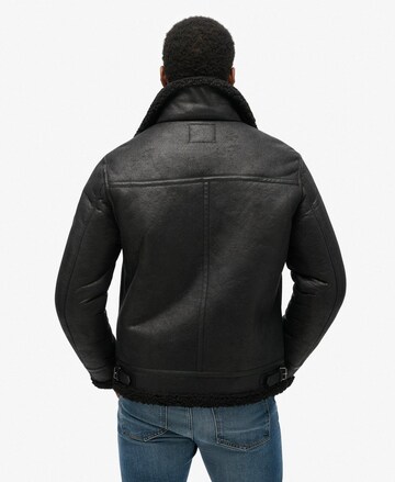 Superdry Tussenjas in Zwart