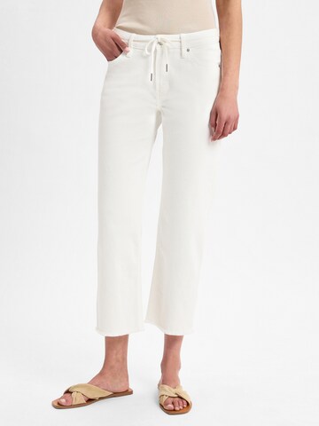 s.Oliver Regular Jeans 'Karolin' in Wit: voorkant