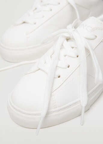 Baskets 'Jason' MANGO KIDS en blanc