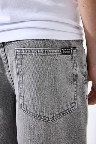 GARCIA regular Jeans i grå