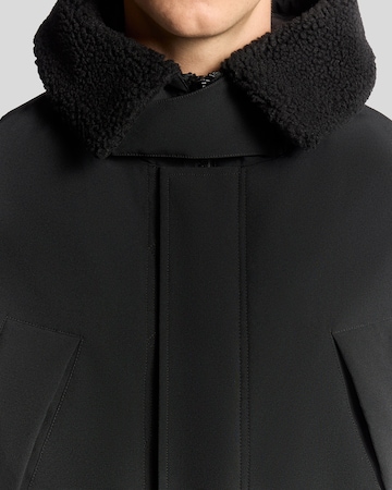 Lyle & Scott Tussenparka in Zwart