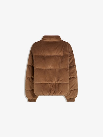 Bershka Přechodná bunda – hnědá