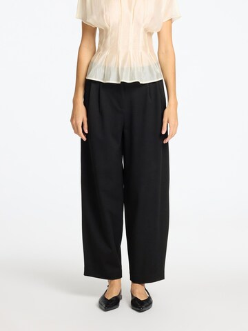 SELECTED Wide leg Bandplooibroek in Zwart: voorkant