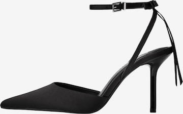 Escarpins à bride arrière Bershka en noir : devant