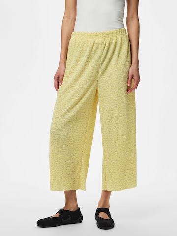 PIECES - Pierna ancha Pantalón en beige