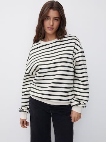 Pull&Bear Sweatshirt in Grün: predná strana