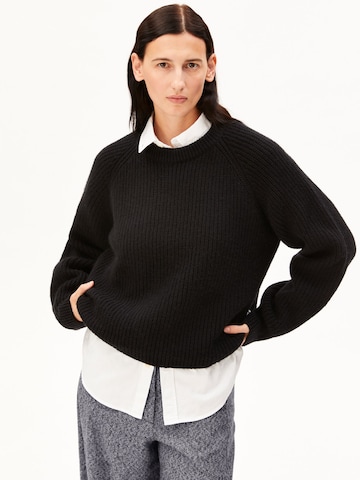 ARMEDANGELS Sweater in Black: front