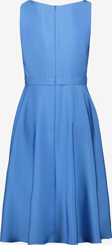 Robe de cocktail Vera Mont en bleu