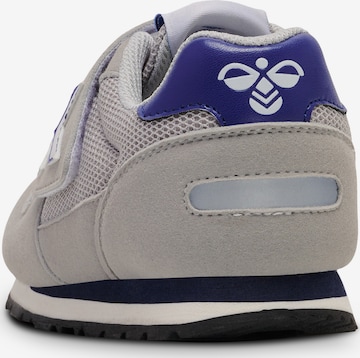 Hummel Sneaker in Grau