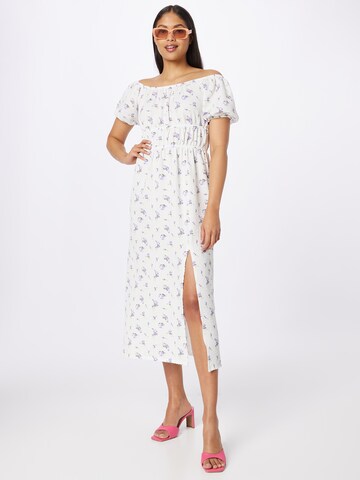 Rochie de la Dorothy Perkins pe bej