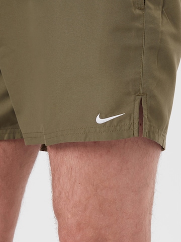 Regular Boardshorts Nike Swim en vert