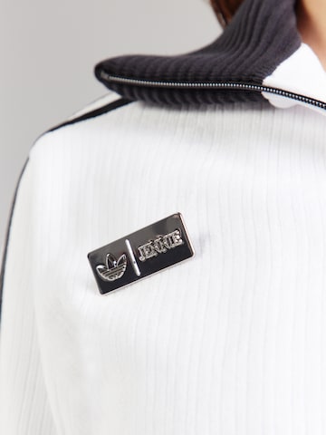 ADIDAS ORIGINALS - Sudadera con cremallera 'Adiluna Season 2 x Jennie' en blanco