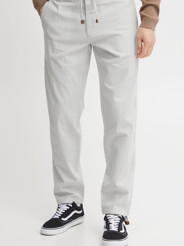 INDICODE JEANS Regular Trousers 'Ives' in White: front