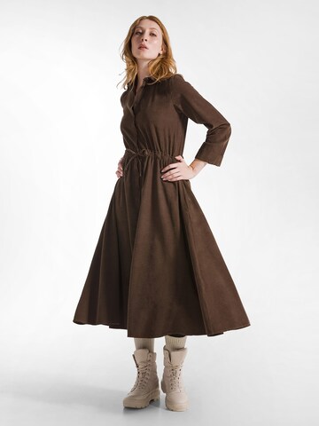 Robe DEHA en marron : devant