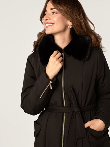 Cappotto invernale '9TR002' di Quiosque in nero